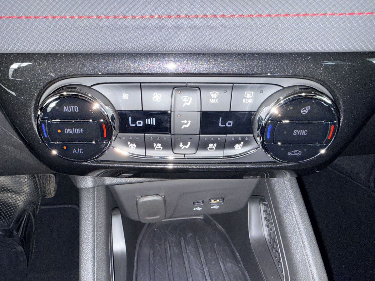 Легковой автомобиль Chevrolet TrailBlazer, III Рестайлинг 1.3 CVT (157 л.с.): фото 34