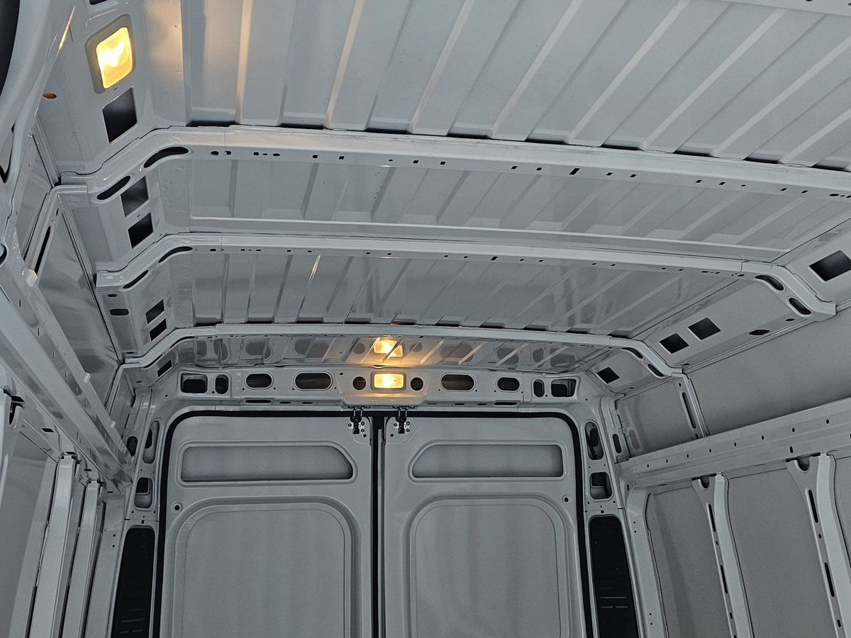 Новый Цельнометаллический фургон Fiat Professional Ducato: фото 16
