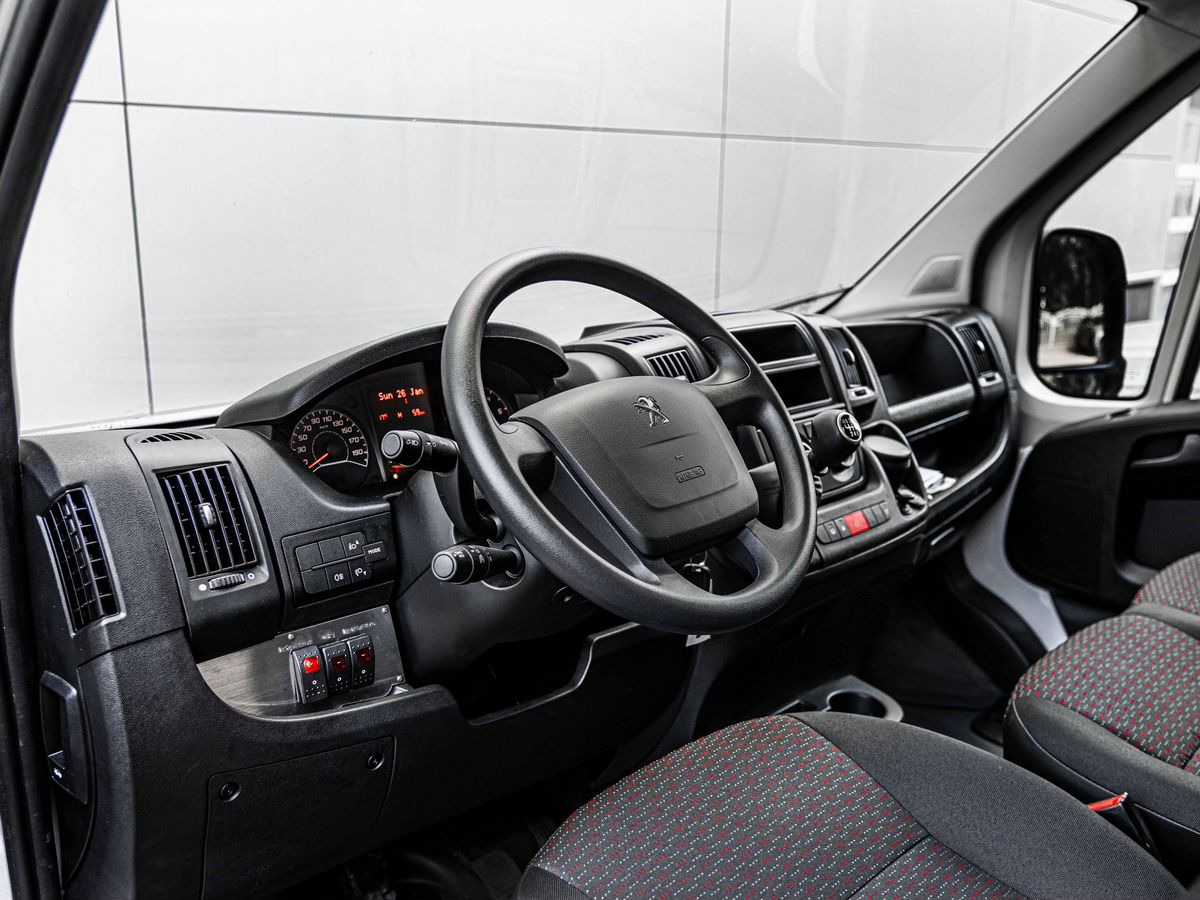 Новый Цельнометаллический фургон, Грузопассажирский фургон Peugeot Boxer: фото 19 Новый Цельнометаллический фургон, Грузопассажирский фургон Peugeot Boxer: фото 19