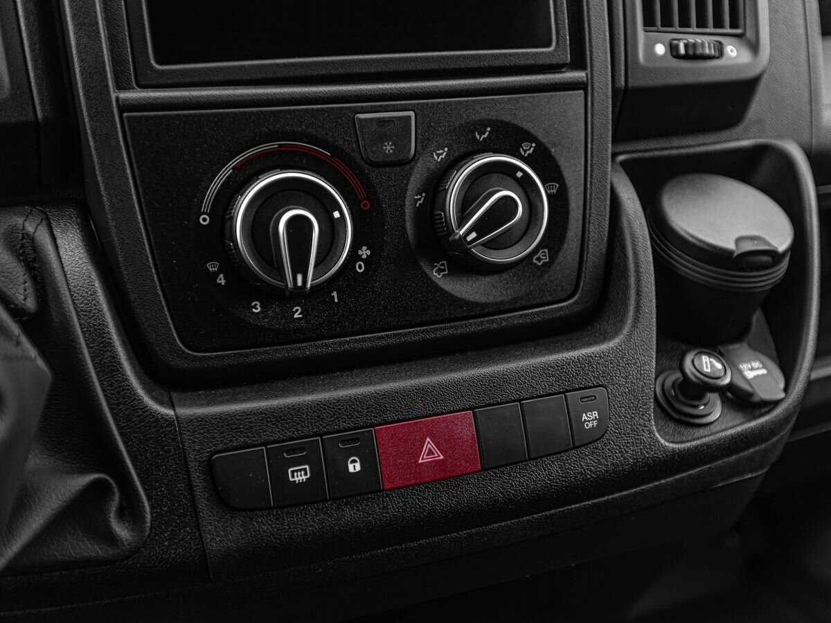 Новый Цельнометаллический фургон Peugeot Boxer: фото 17 Новый Цельнометаллический фургон Peugeot Boxer: фото 17