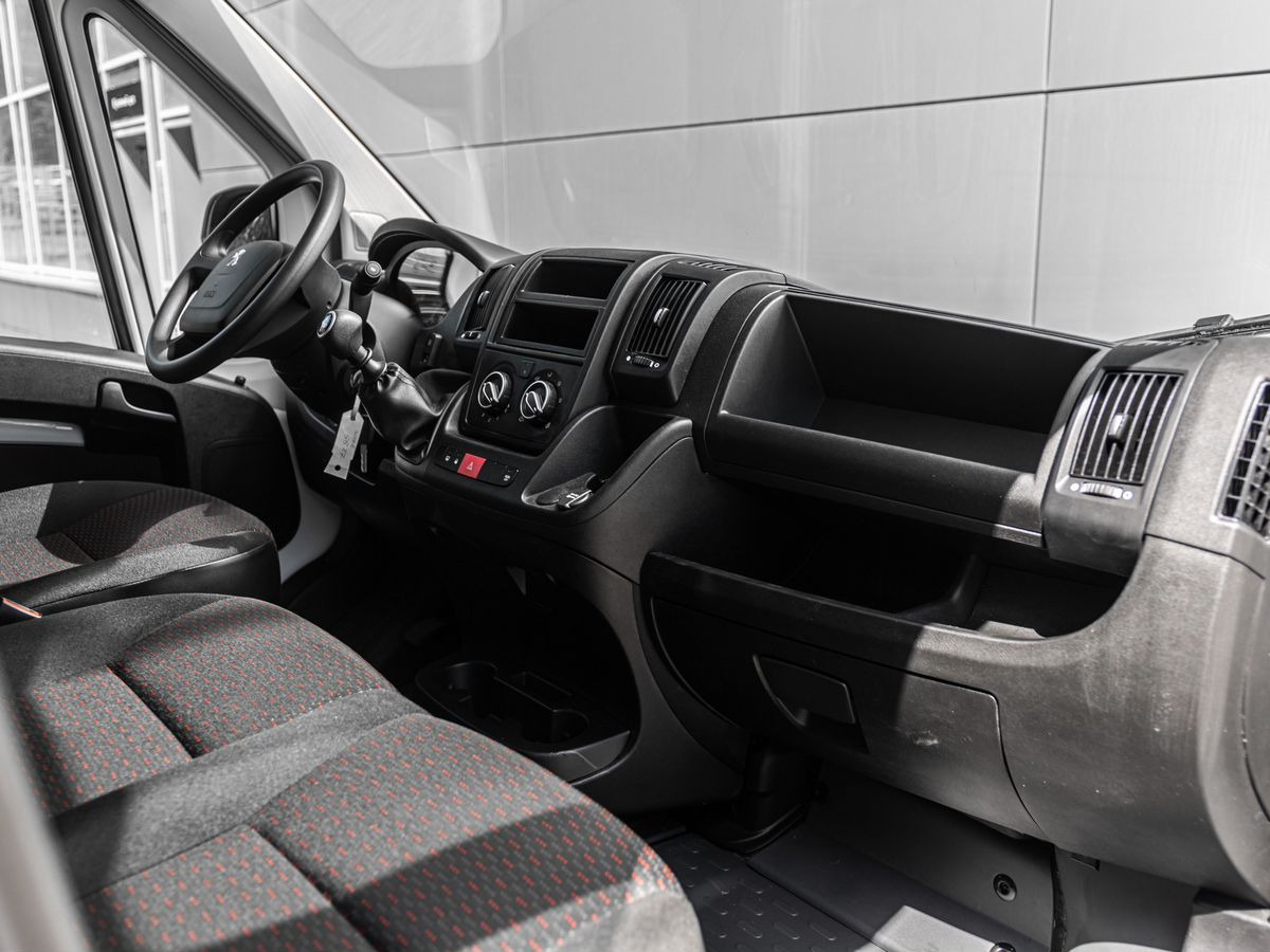 Новый Грузопассажирский фургон Peugeot Boxer: фото 17 Новый Грузопассажирский фургон Peugeot Boxer: фото 17
