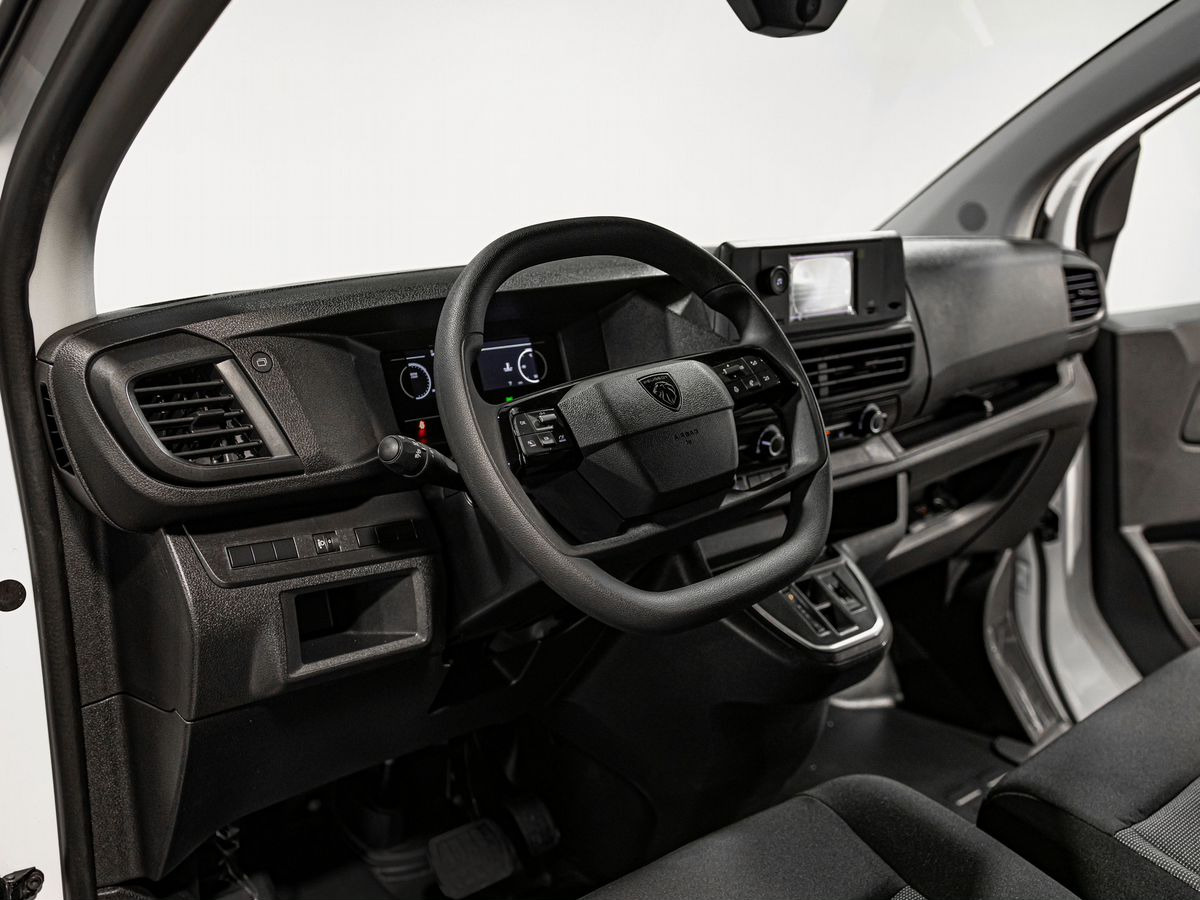 Новый Цельнометаллический фургон Peugeot Expert: фото 12 Новый Цельнометаллический фургон Peugeot Expert: фото 12