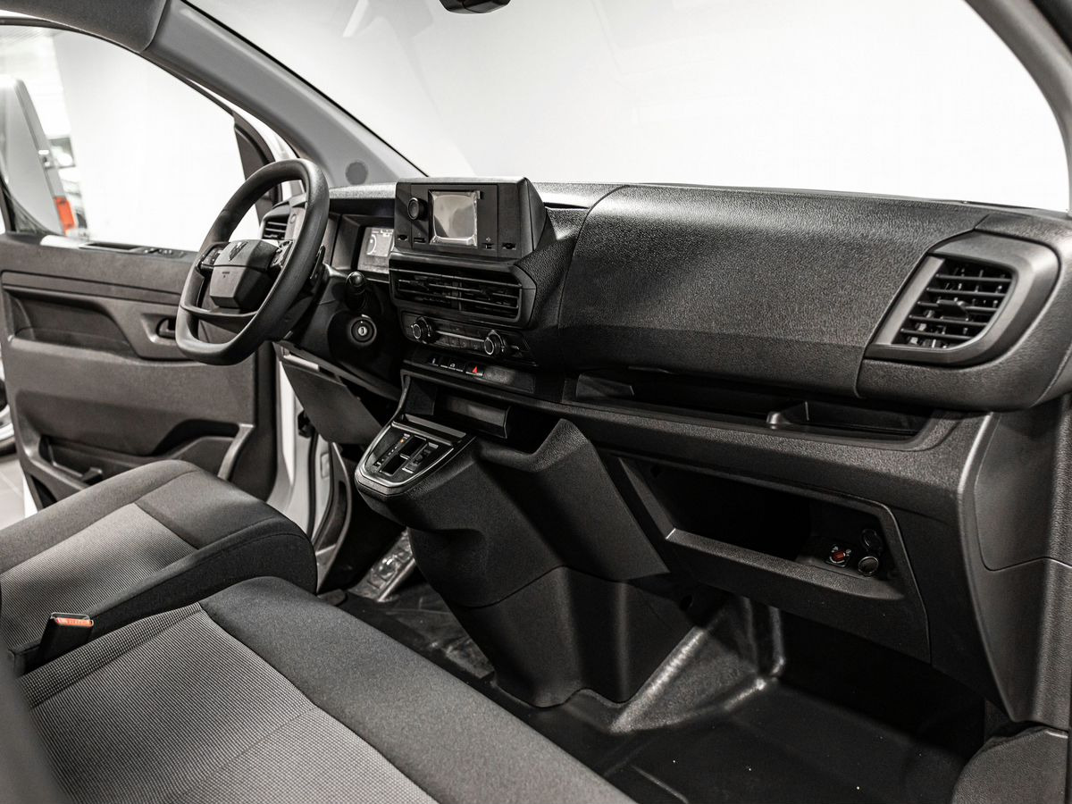 Новый Цельнометаллический фургон Peugeot Expert: фото 15 Новый Цельнометаллический фургон Peugeot Expert: фото 15