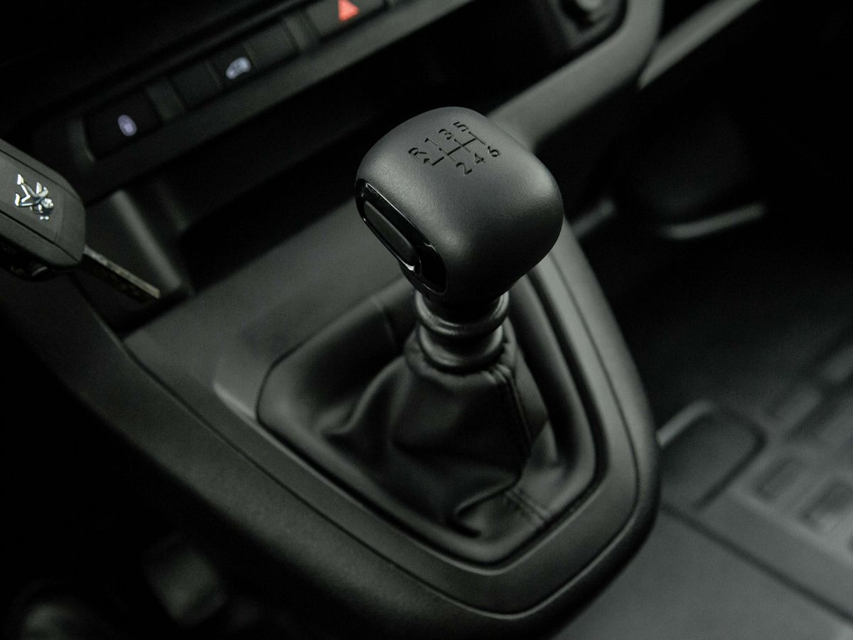 Новый Цельнометаллический фургон Peugeot Expert: фото 17 Новый Цельнометаллический фургон Peugeot Expert: фото 17