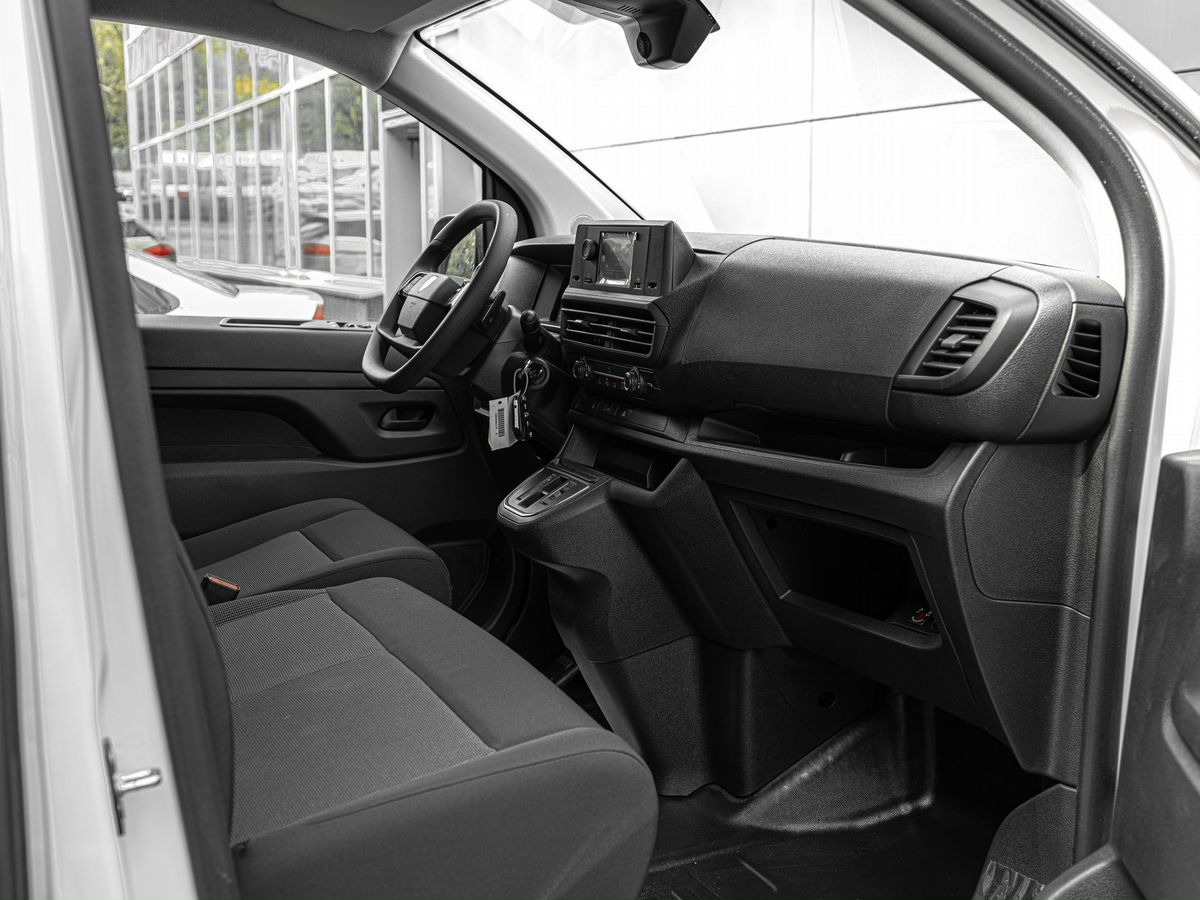 Новый Цельнометаллический фургон Peugeot Expert: фото 13 Новый Цельнометаллический фургон Peugeot Expert: фото 13