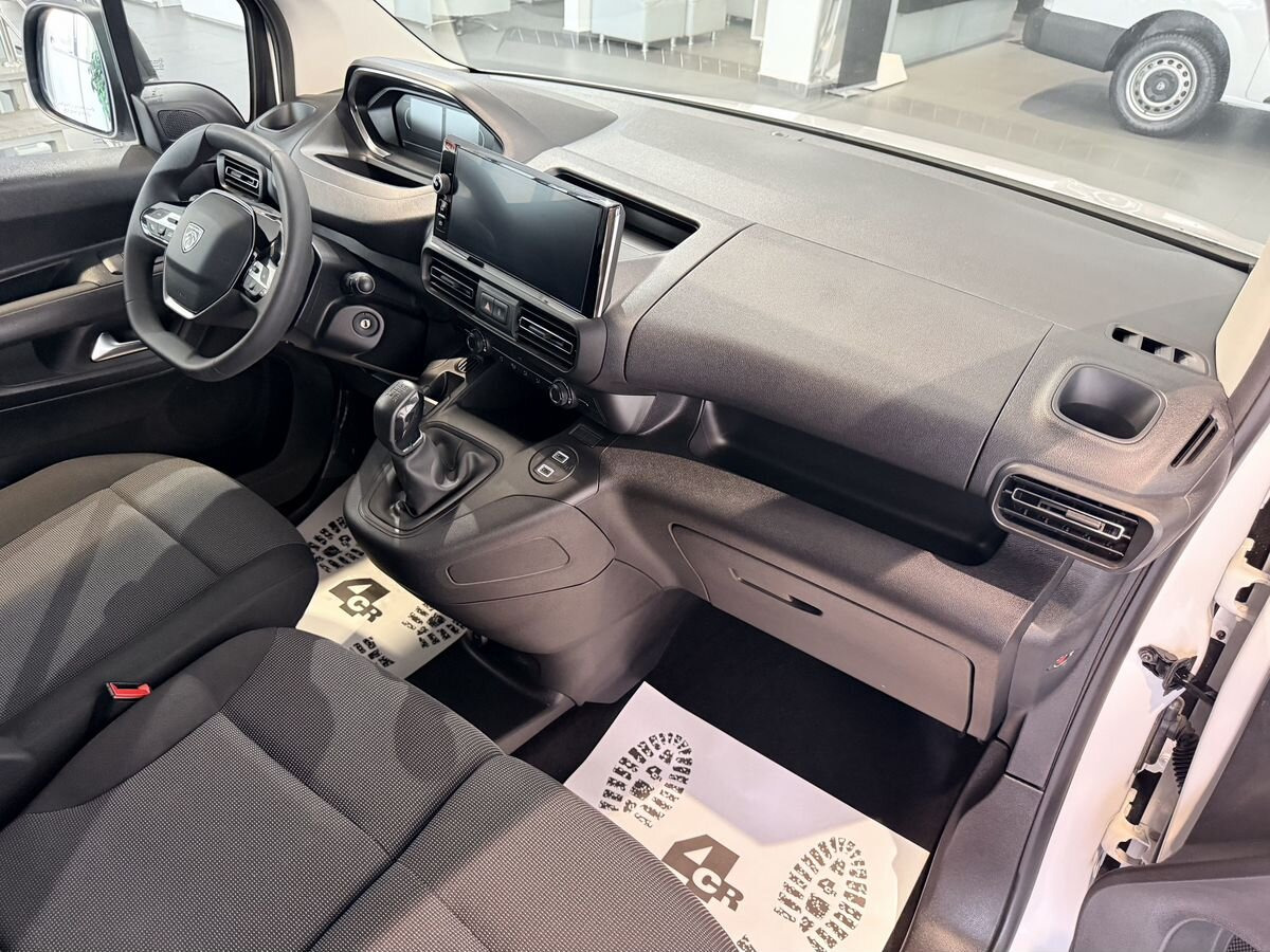 Новый Цельнометаллический фургон Peugeot Partner: фото 23 Новый Цельнометаллический фургон Peugeot Partner: фото 23