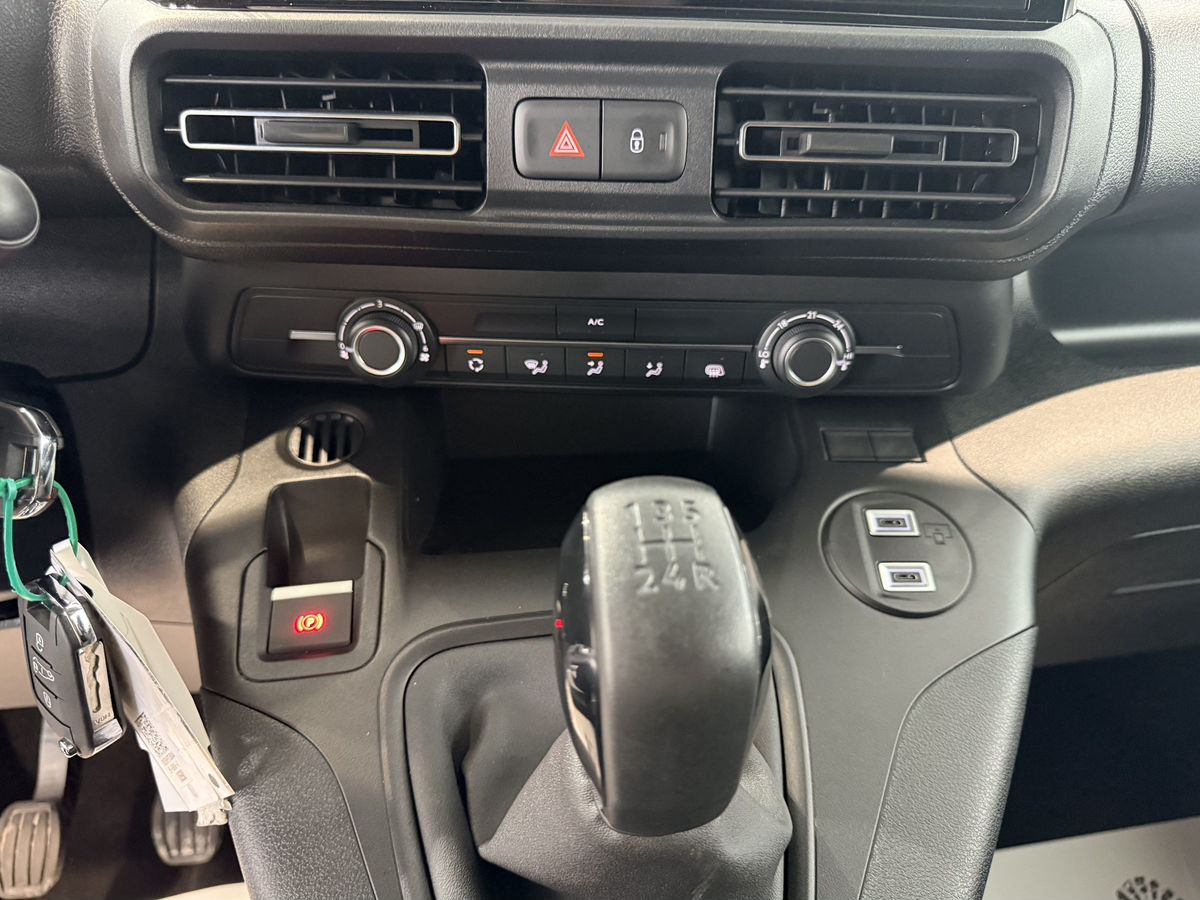 Новый Цельнометаллический фургон Peugeot Partner: фото 37 Новый Цельнометаллический фургон Peugeot Partner: фото 37