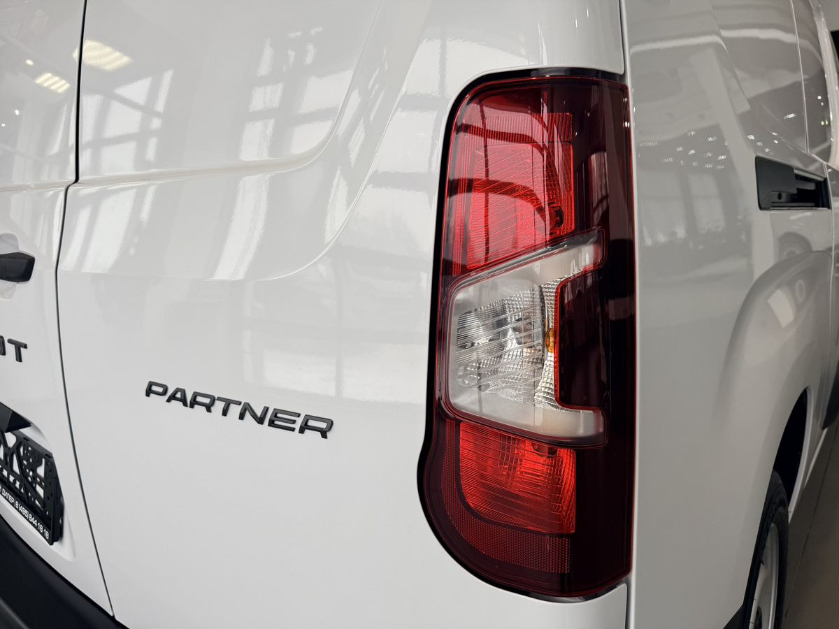 Новый Цельнометаллический фургон Peugeot Partner: фото 10 Новый Цельнометаллический фургон Peugeot Partner: фото 10