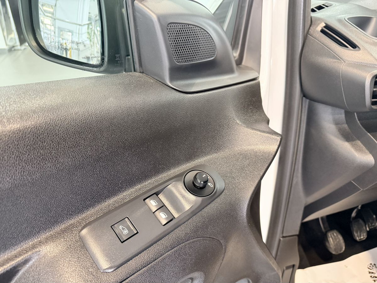 Новый Цельнометаллический фургон Peugeot Partner: фото 22 Новый Цельнометаллический фургон Peugeot Partner: фото 22