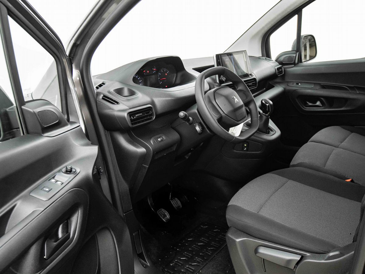 Новый Цельнометаллический фургон Peugeot Partner: фото 13