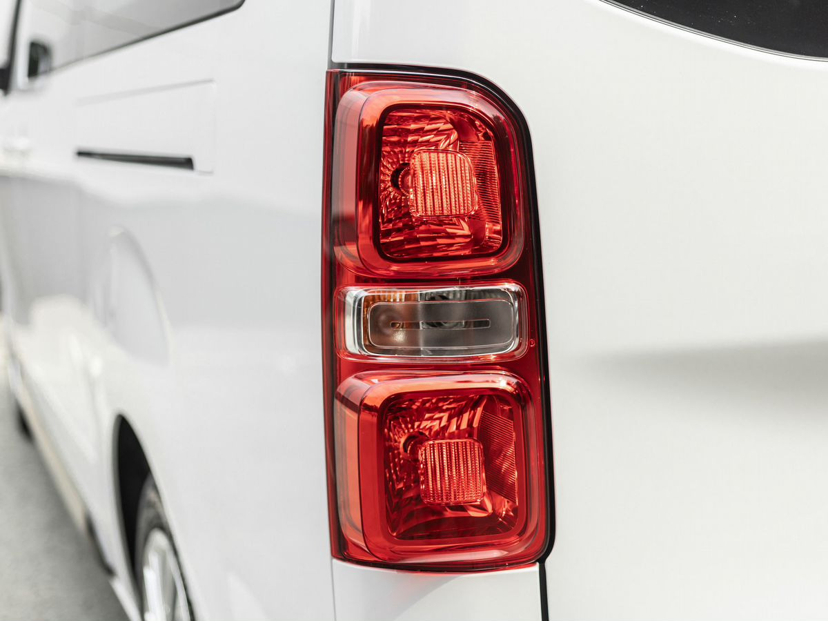 Новый Пассажирский фургон Peugeot Traveller, I Рестайлинг Long 2.0d AT (150 л.с.) Business: фото 12 Новый Пассажирский фургон Peugeot Traveller, I Рестайлинг Long 2.0d AT (150 л.с.) Business: фото 12