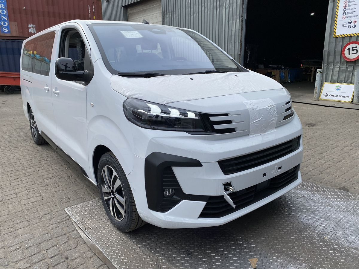 Peugeot Traveller, I Рестайлинг Long 2.0d AT (150 л.с.) Business - Пассажирский фургон: фото 3 Peugeot Traveller, I Рестайлинг Long 2.0d AT (150 л.с.) Business - Пассажирский фургон: фото 3