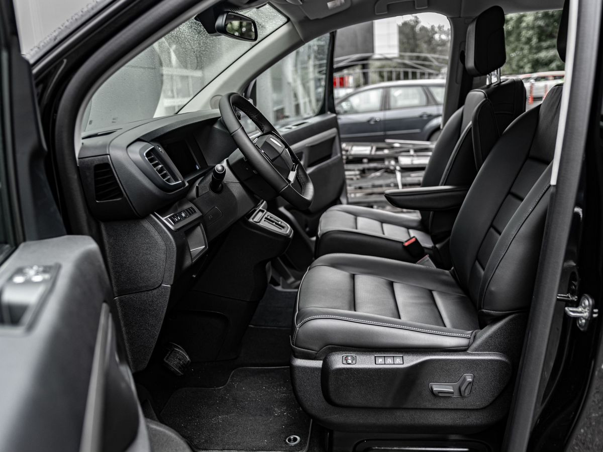 Новый Пассажирский фургон Peugeot Traveller, I Рестайлинг Long 2.0d AT (150 л.с.) Business: фото 12 Новый Пассажирский фургон Peugeot Traveller, I Рестайлинг Long 2.0d AT (150 л.с.) Business: фото 12