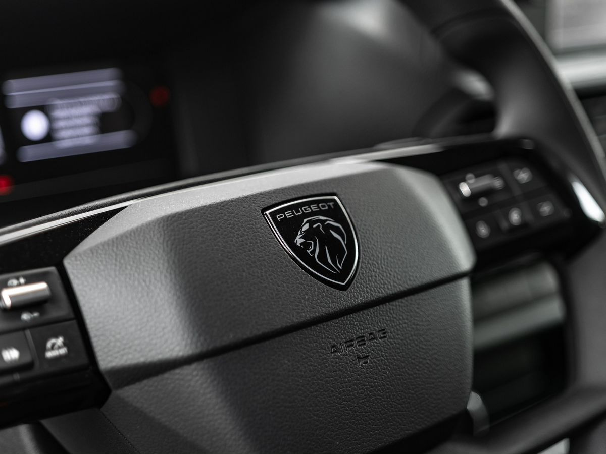 Новый Пассажирский фургон Peugeot Traveller, I Рестайлинг Long 2.0d AT (150 л.с.) Business: фото 18 Новый Пассажирский фургон Peugeot Traveller, I Рестайлинг Long 2.0d AT (150 л.с.) Business: фото 18