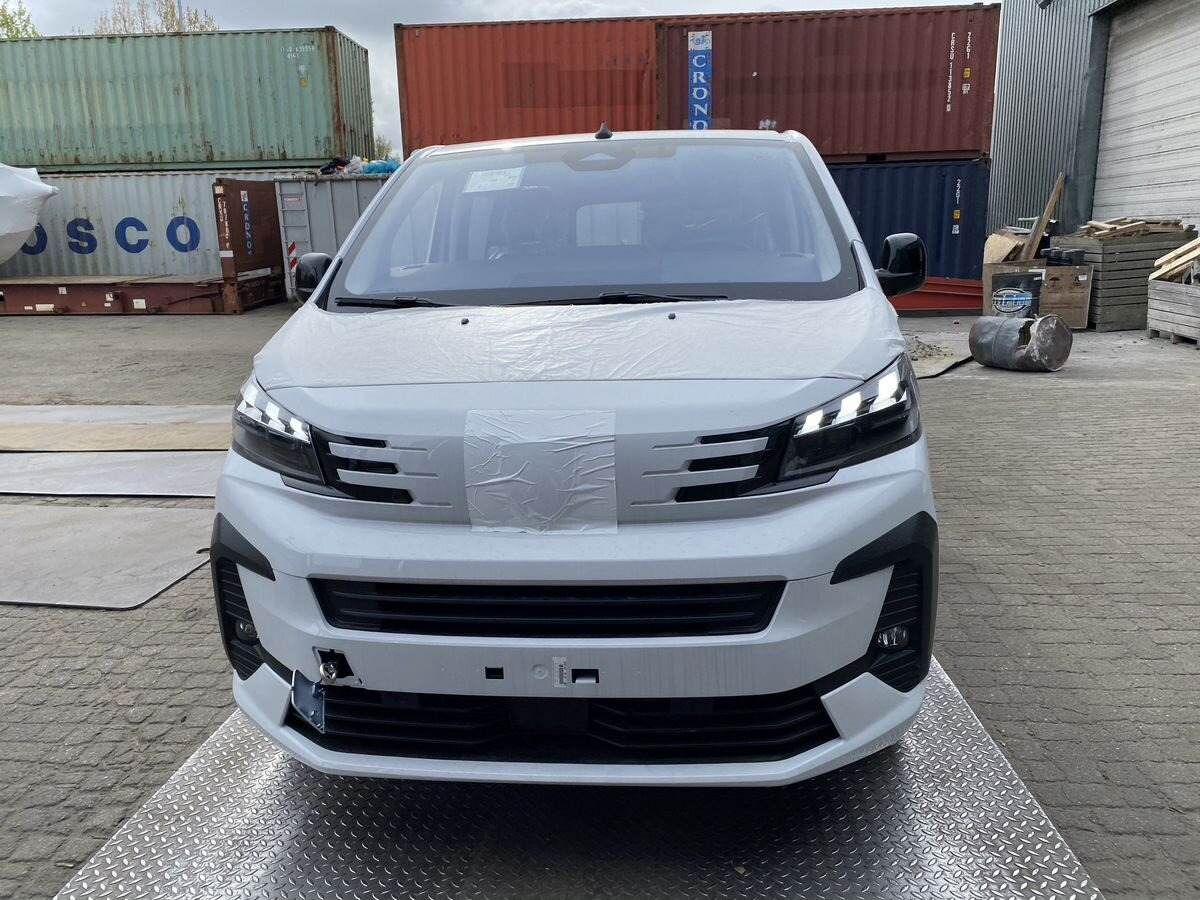 Peugeot Traveller, I Рестайлинг Long 2.0d AT (150 л.с.) Business - Пассажирский фургон: фото 2 Peugeot Traveller, I Рестайлинг Long 2.0d AT (150 л.с.) Business - Пассажирский фургон: фото 2