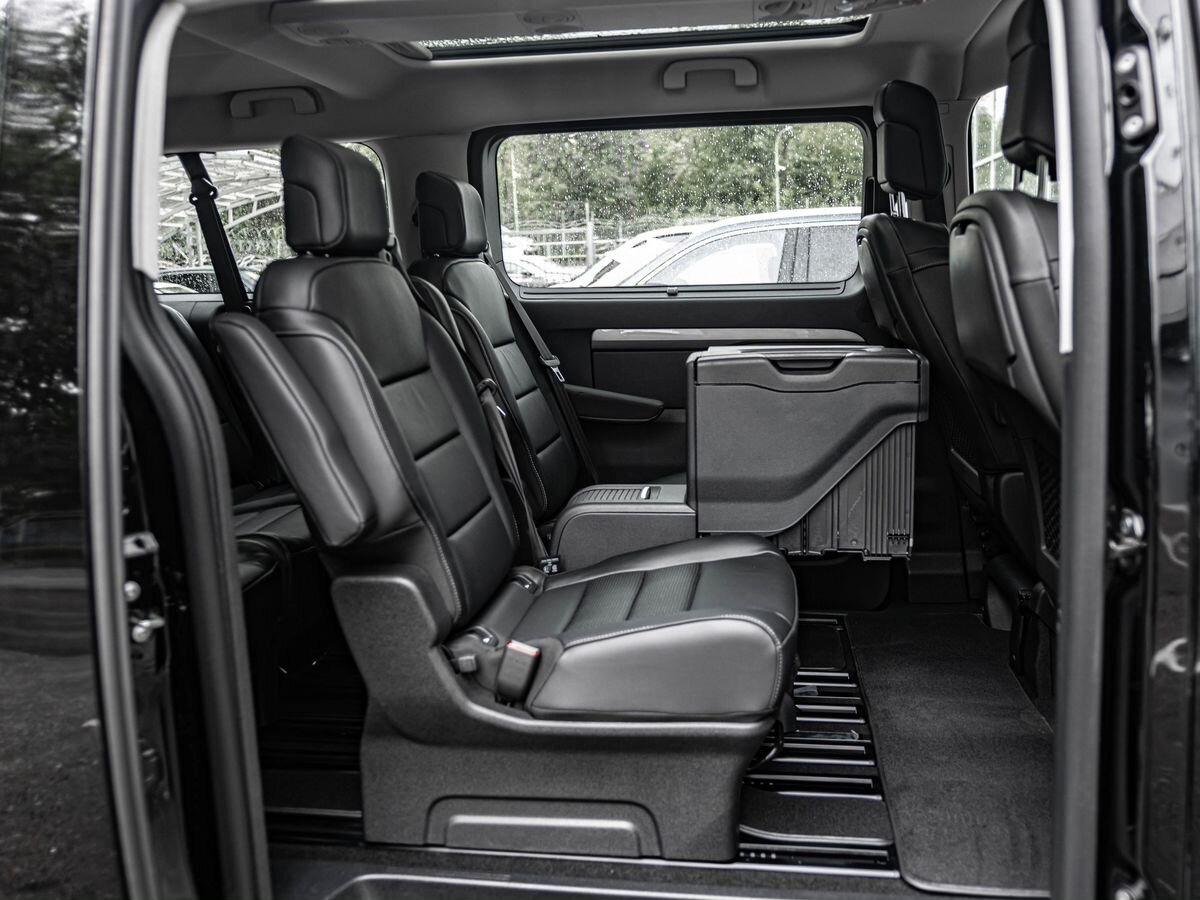 Новый Пассажирский фургон Peugeot Traveller, I Рестайлинг Long 2.0d AT (150 л.с.) Business: фото 16 Новый Пассажирский фургон Peugeot Traveller, I Рестайлинг Long 2.0d AT (150 л.с.) Business: фото 16