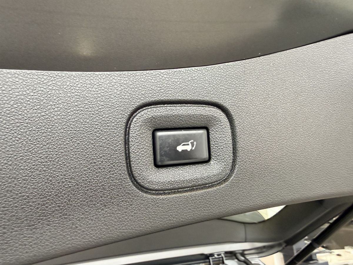 Новый Легковой автомобиль Renault QM6 2.0 CVT (144 л.с.) RE: фото 13 Новый Легковой автомобиль Renault QM6 2.0 CVT (144 л.с.) RE: фото 13