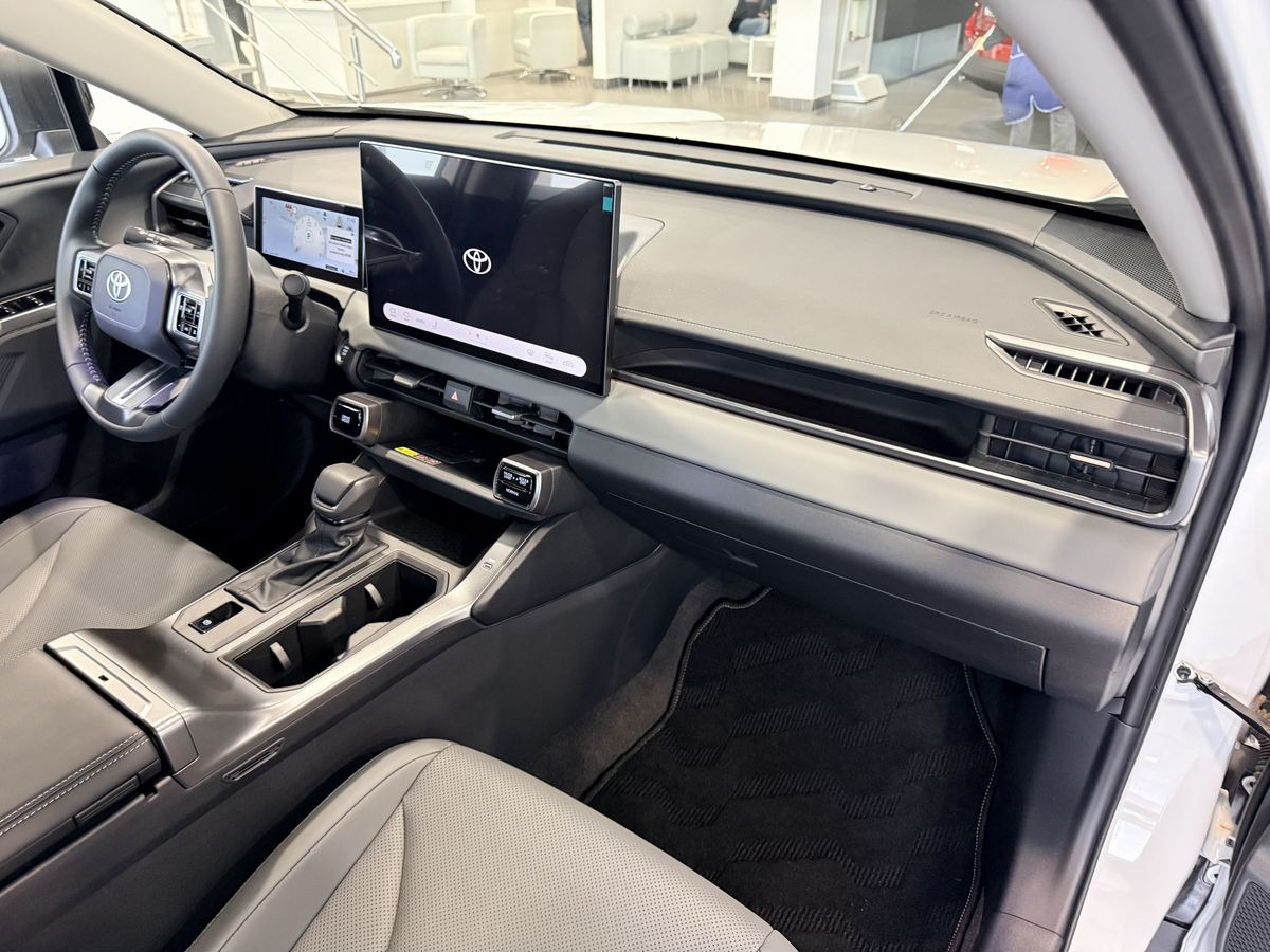 Легковой автомобиль Toyota RAV4, VI (XA60) 2.0 CVT (171 л.с.) 4WD Luxury: фото 23 Легковой автомобиль Toyota RAV4, VI (XA60) 2.0 CVT (171 л.с.) 4WD Luxury: фото 23