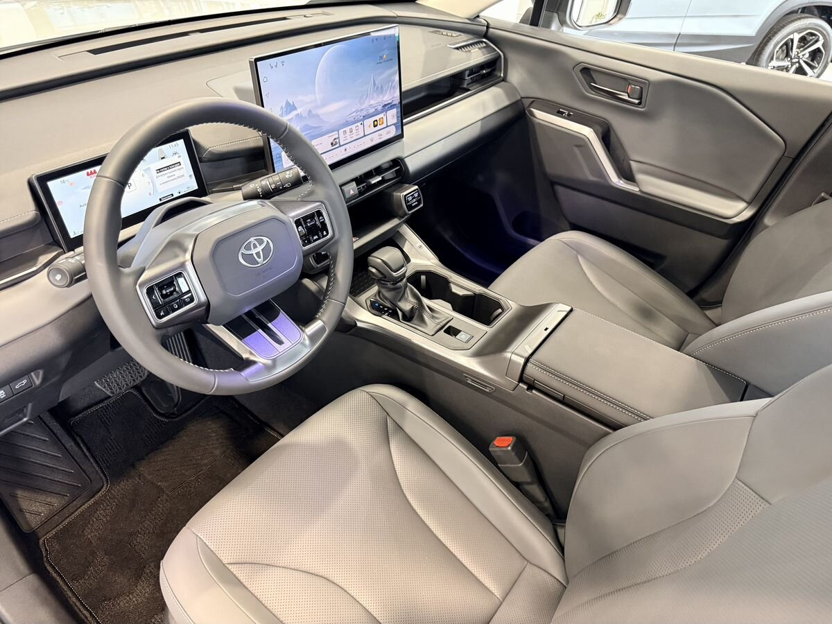 Легковой автомобиль Toyota RAV4, VI (XA60) 2.0 CVT (171 л.с.) 4WD Luxury: фото 33 Легковой автомобиль Toyota RAV4, VI (XA60) 2.0 CVT (171 л.с.) 4WD Luxury: фото 33