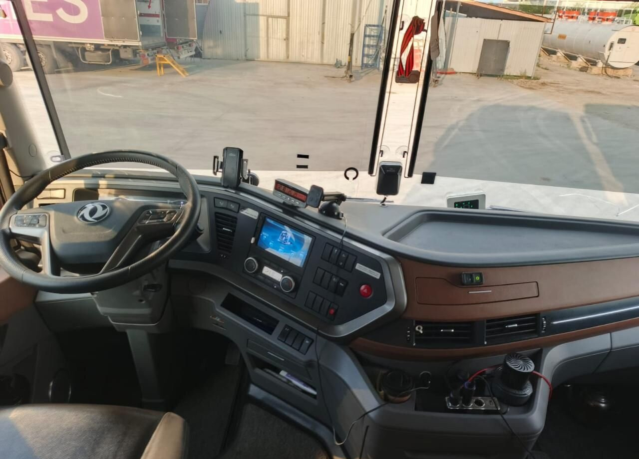 Dongfeng DFH - Тягач: фото 3 Dongfeng DFH - Тягач: фото 3