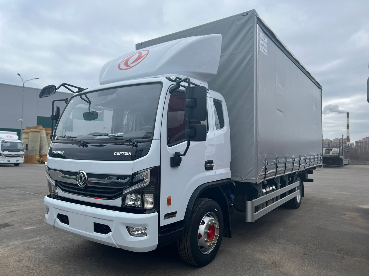 DONGFENG C120L - Тентованный грузовик: фото 1 DONGFENG C120L - Тентованный грузовик: фото 1
