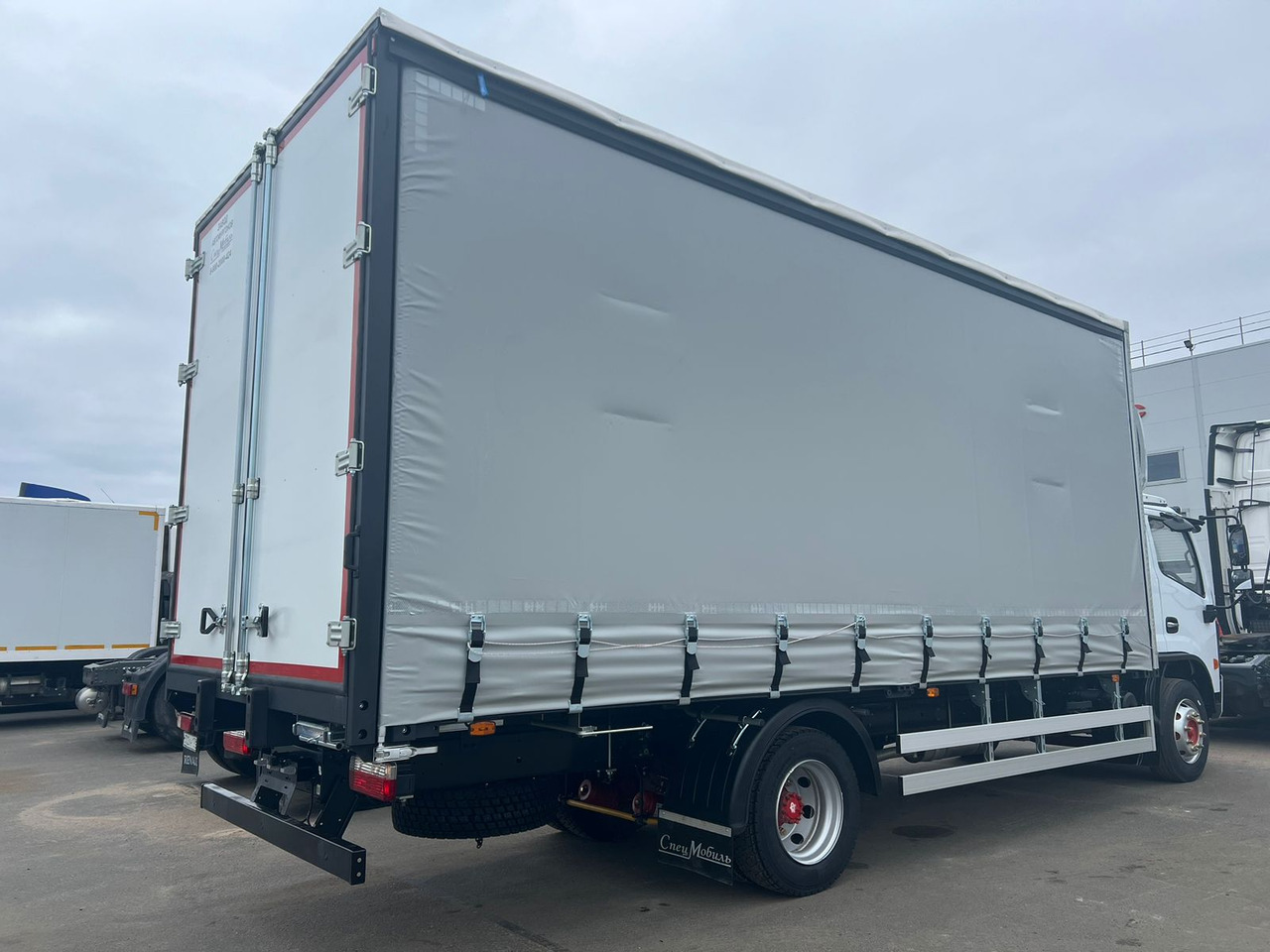 DONGFENG C120L - Тентованный грузовик: фото 4 DONGFENG C120L - Тентованный грузовик: фото 4