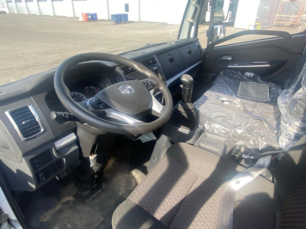 Dongfeng C120L - Бортовой грузовик/ Платформа, Автоманипулятор: фото 4 Dongfeng C120L - Бортовой грузовик/ Платформа, Автоманипулятор: фото 4