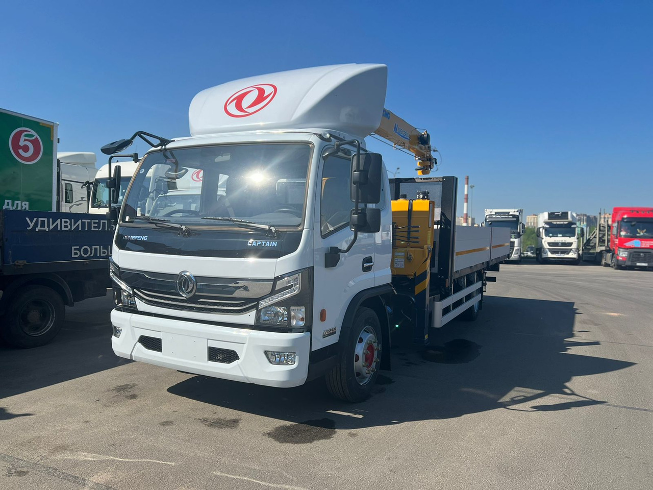 Dongfeng C120M - Бортовой грузовик/ Платформа, Автоманипулятор: фото 2 Dongfeng C120M - Бортовой грузовик/ Платформа, Автоманипулятор: фото 2