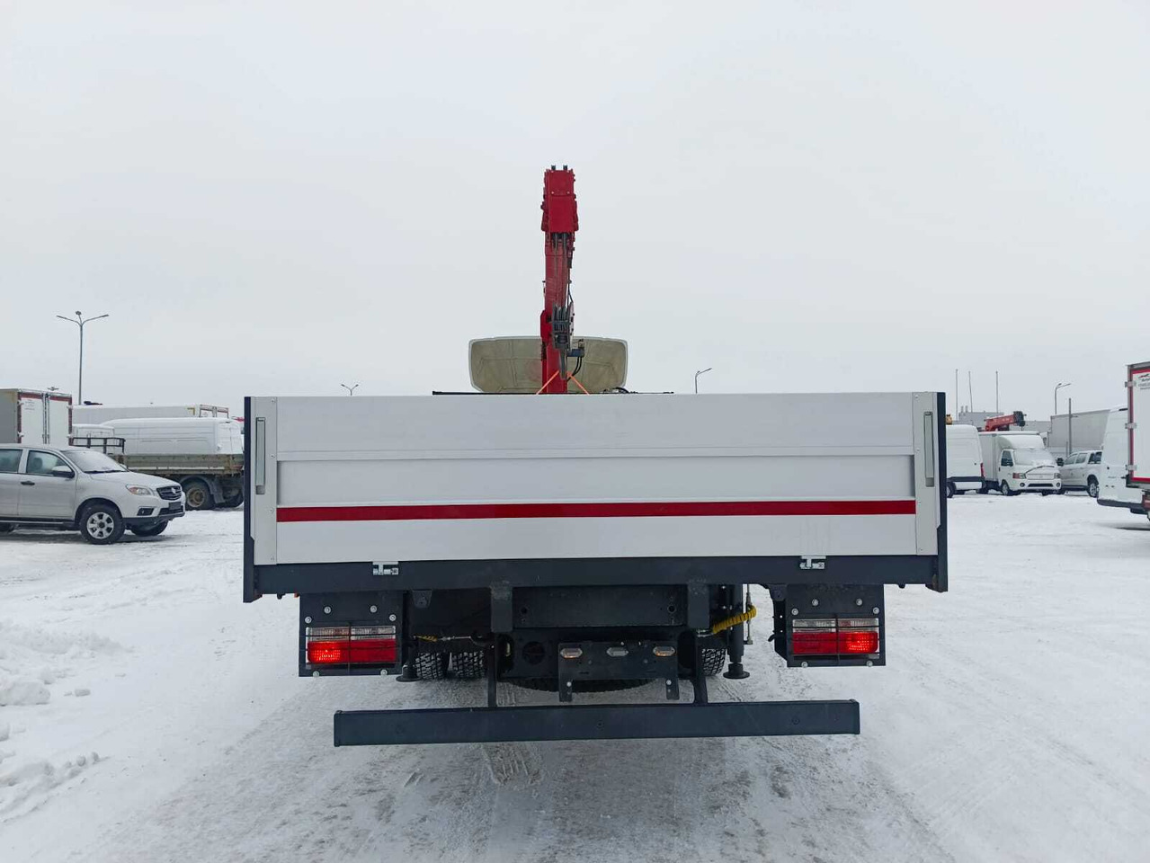 Новый Бортовой грузовик/ Платформа, Автоманипулятор Dongfeng C120S: фото 7 Новый Бортовой грузовик/ Платформа, Автоманипулятор Dongfeng C120S: фото 7