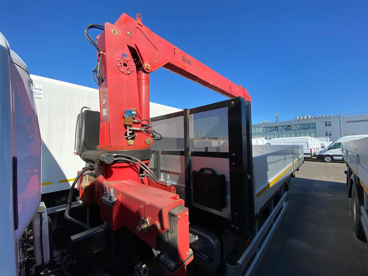 Новый Бортовой грузовик/ Платформа, Автоманипулятор Dongfeng C120S: фото 10 Новый Бортовой грузовик/ Платформа, Автоманипулятор Dongfeng C120S: фото 10