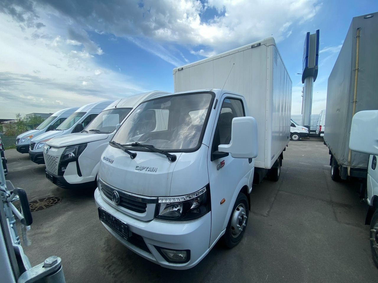 Dongfeng Captain-T - Грузовик с закрытым кузовом: фото 2 Dongfeng Captain-T - Грузовик с закрытым кузовом: фото 2