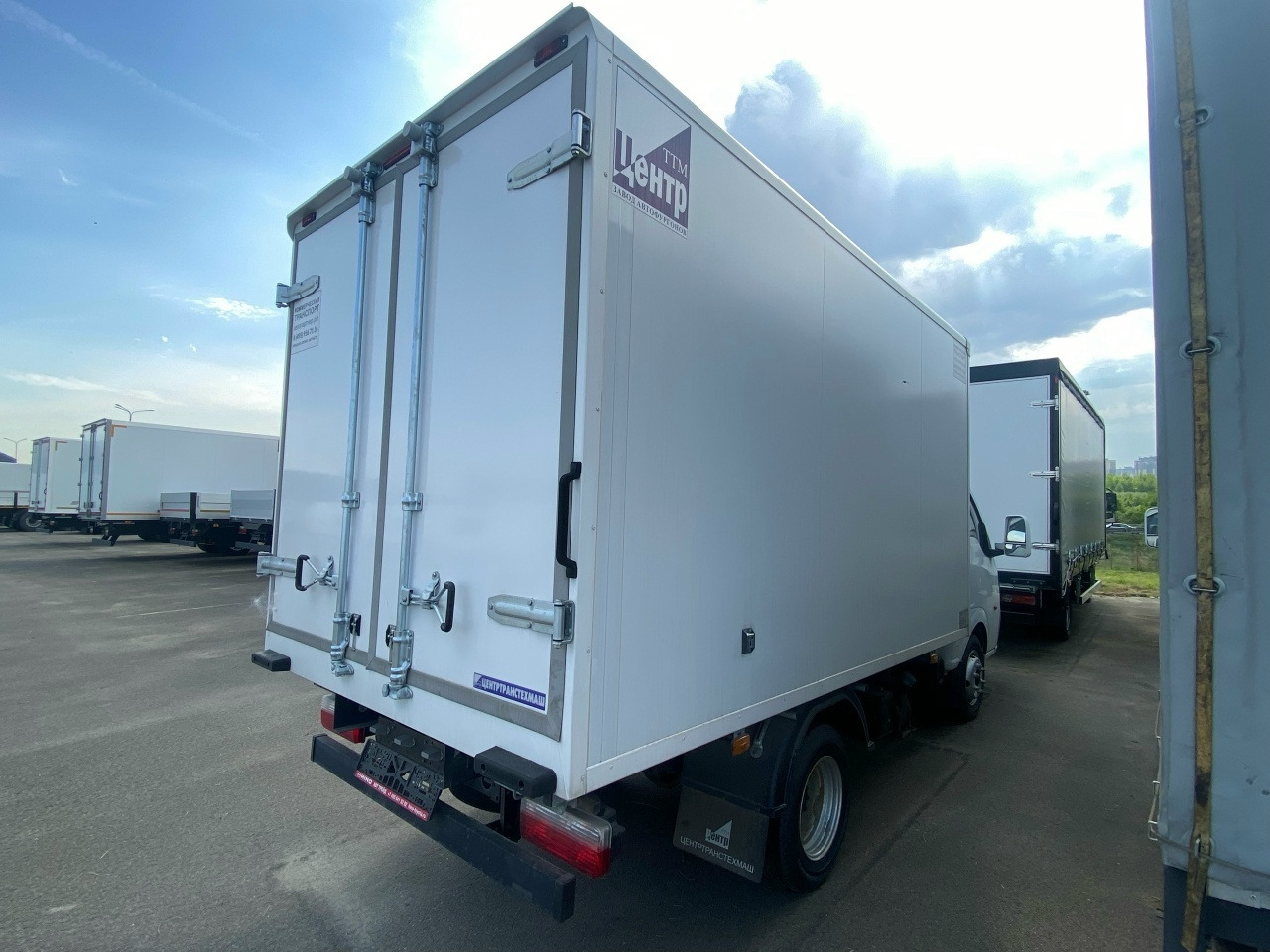 Dongfeng Captain-T - Грузовик с закрытым кузовом: фото 5 Dongfeng Captain-T - Грузовик с закрытым кузовом: фото 5