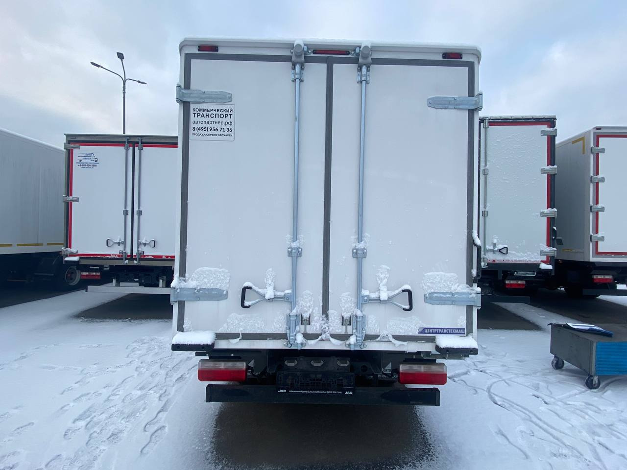 Dongfeng Captain-T - Грузовик с закрытым кузовом: фото 4 Dongfeng Captain-T - Грузовик с закрытым кузовом: фото 4