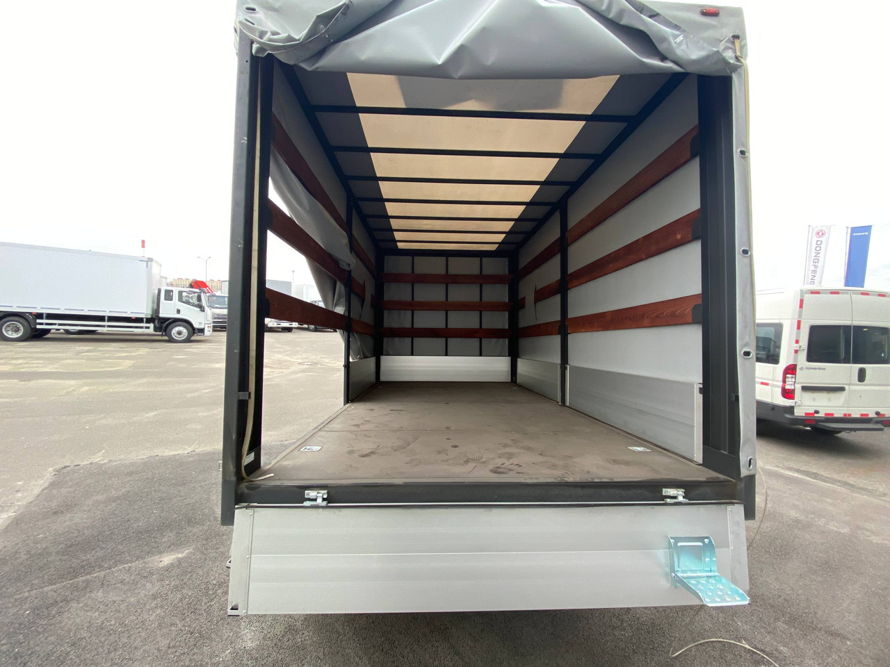 Новый Тентованный фургон Dongfeng Q35: фото 9 Новый Тентованный фургон Dongfeng Q35: фото 9