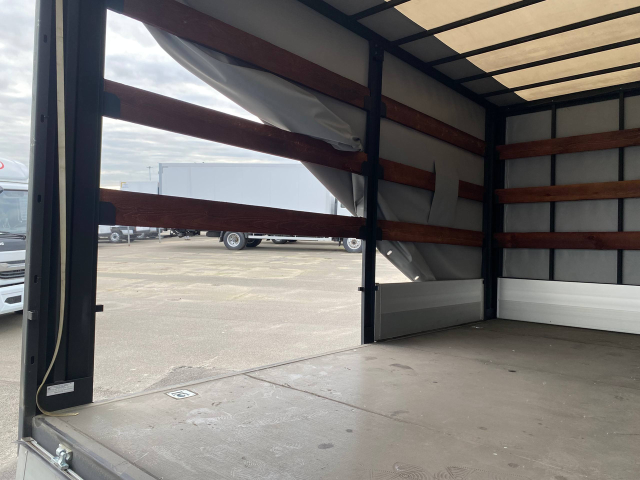 Новый Тентованный фургон Dongfeng Q35: фото 6 Новый Тентованный фургон Dongfeng Q35: фото 6