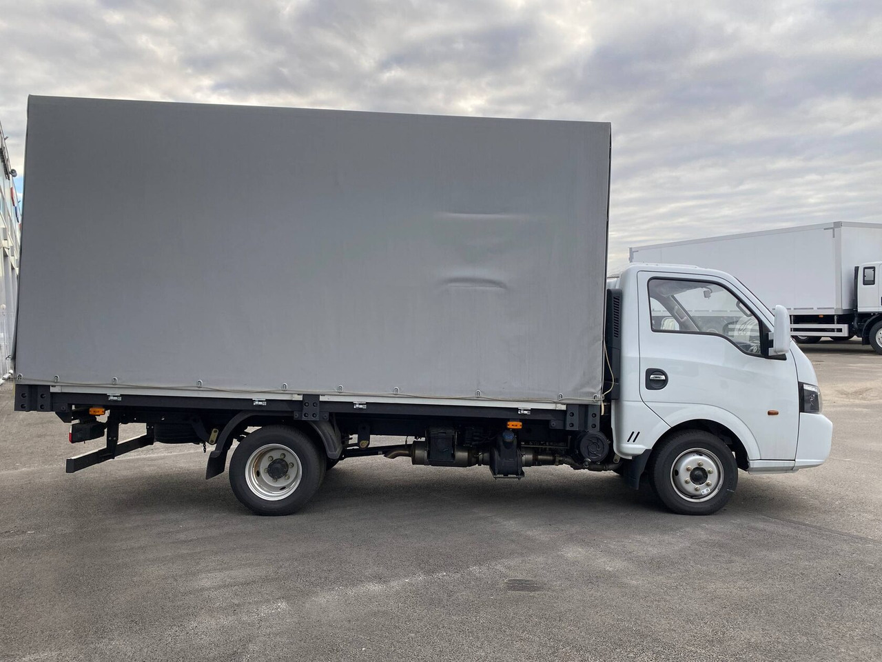 Dongfeng Q35 - Тентованный фургон: фото 5 Dongfeng Q35 - Тентованный фургон: фото 5
