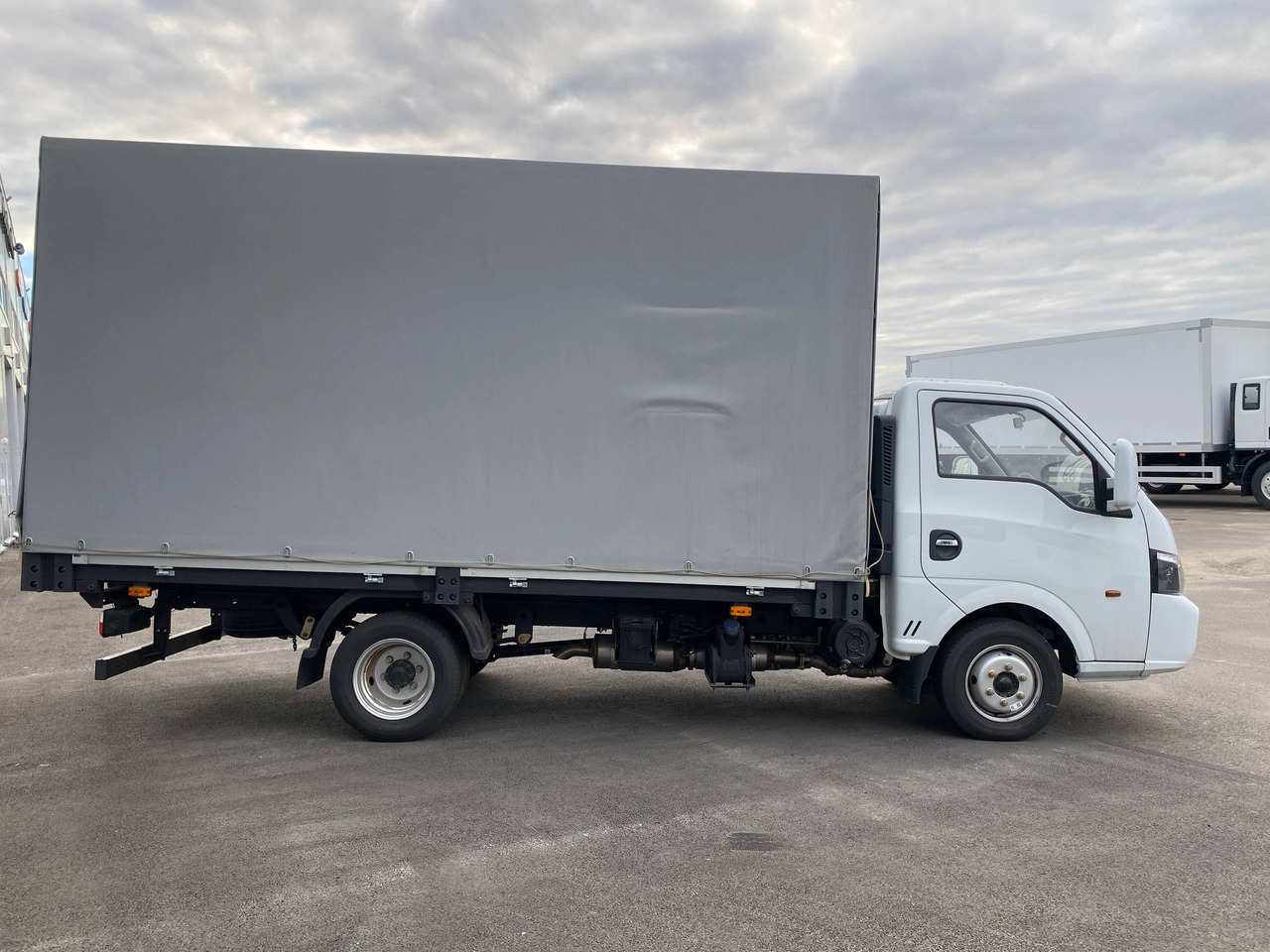 Dongfeng Q35 - Тентованный фургон: фото 5 Dongfeng Q35 - Тентованный фургон: фото 5