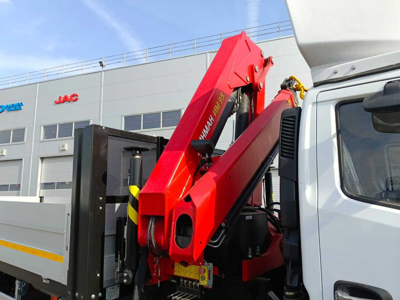 Dongfeng С120М - Бортовой грузовик/ Платформа, Автоманипулятор: фото 2 Dongfeng С120М - Бортовой грузовик/ Платформа, Автоманипулятор: фото 2