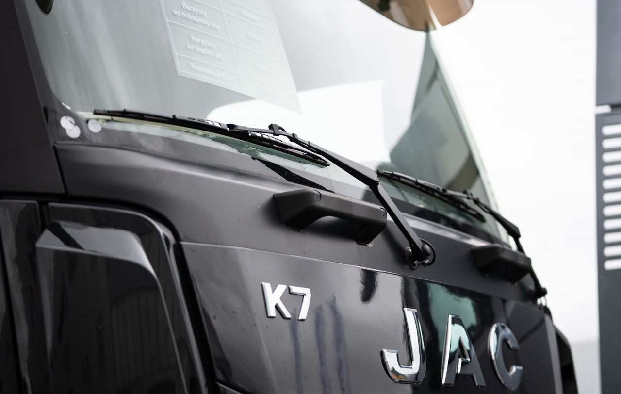 JAC K7 - Тягач: фото 3 JAC K7 - Тягач: фото 3