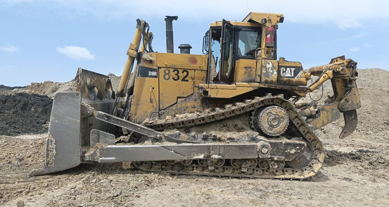 CAT D9R - Бульдозер: фото 1 CAT D9R - Бульдозер: фото 1