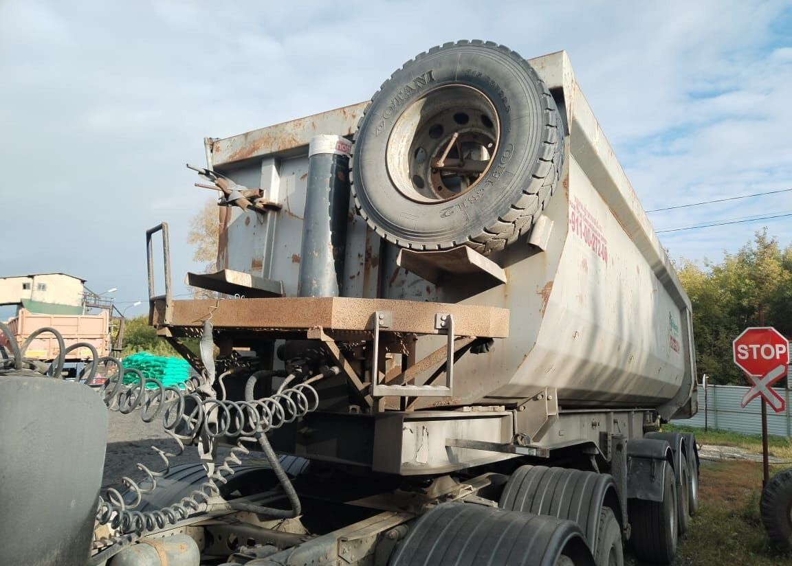 Grunwald 9453-0000010-50 - Самосвальный полуприцеп: фото 3 Grunwald 9453-0000010-50 - Самосвальный полуприцеп: фото 3