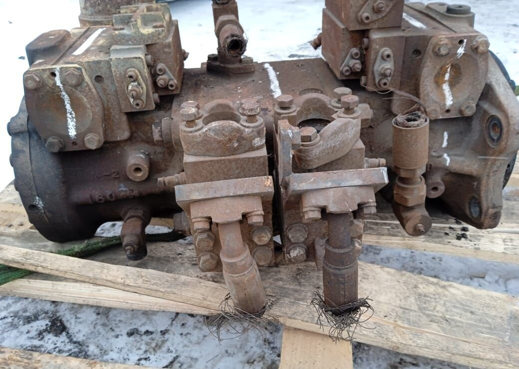 Гидравлический насос для Экскаваторов Насосы гидравлические экскаватора Komatsu PC1250-7: фото 8 Гидравлический насос для Экскаваторов Насосы гидравлические экскаватора Komatsu PC1250-7: фото 8