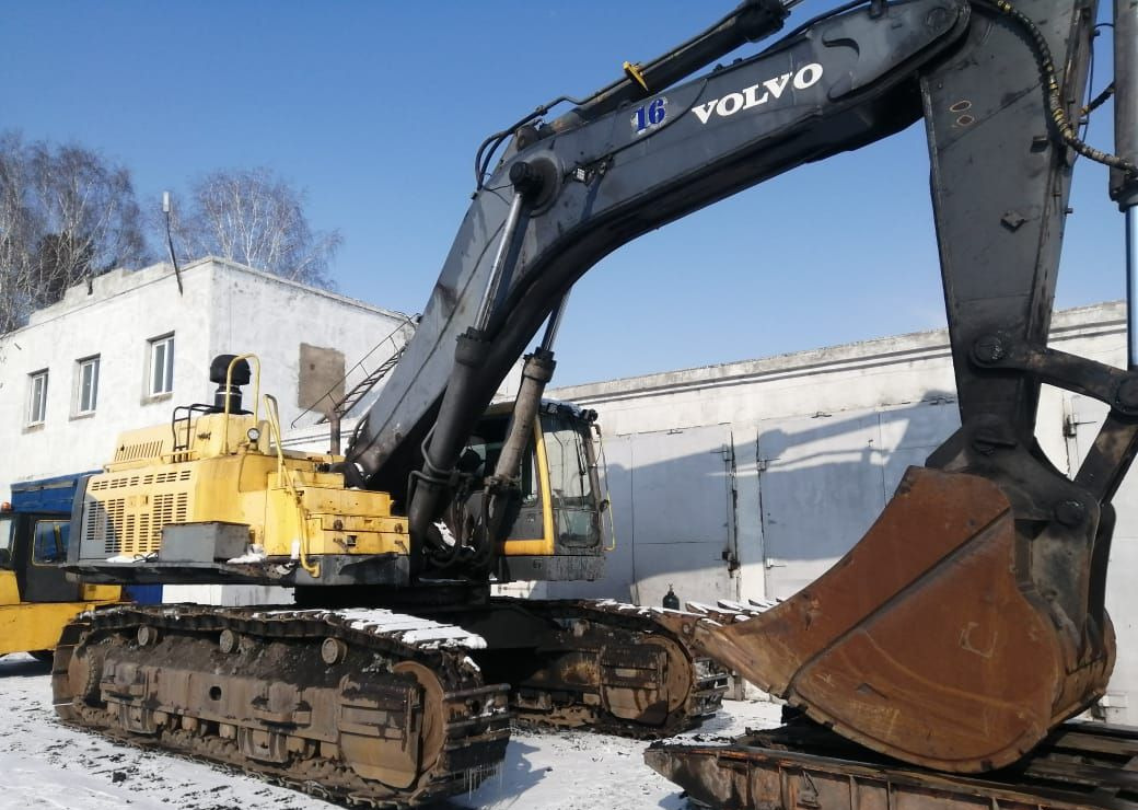 Volvo EC700B LC - Гусеничный экскаватор: фото 1 Volvo EC700B LC - Гусеничный экскаватор: фото 1