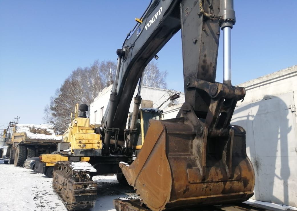 Volvo EC700B LC - Гусеничный экскаватор: фото 2 Volvo EC700B LC - Гусеничный экскаватор: фото 2