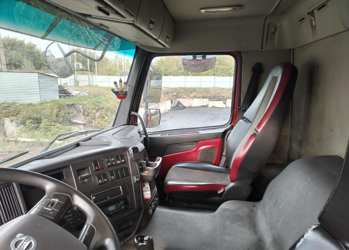 Самосвал Volvo FM Truck 8X4: фото 10 Самосвал Volvo FM Truck 8X4: фото 10