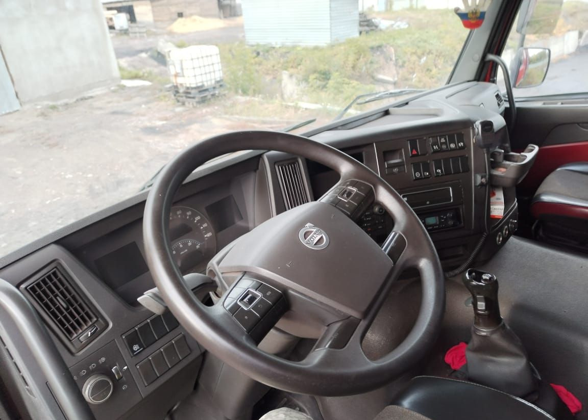 Самосвал Volvo FM Truck 8X4: фото 9 Самосвал Volvo FM Truck 8X4: фото 9