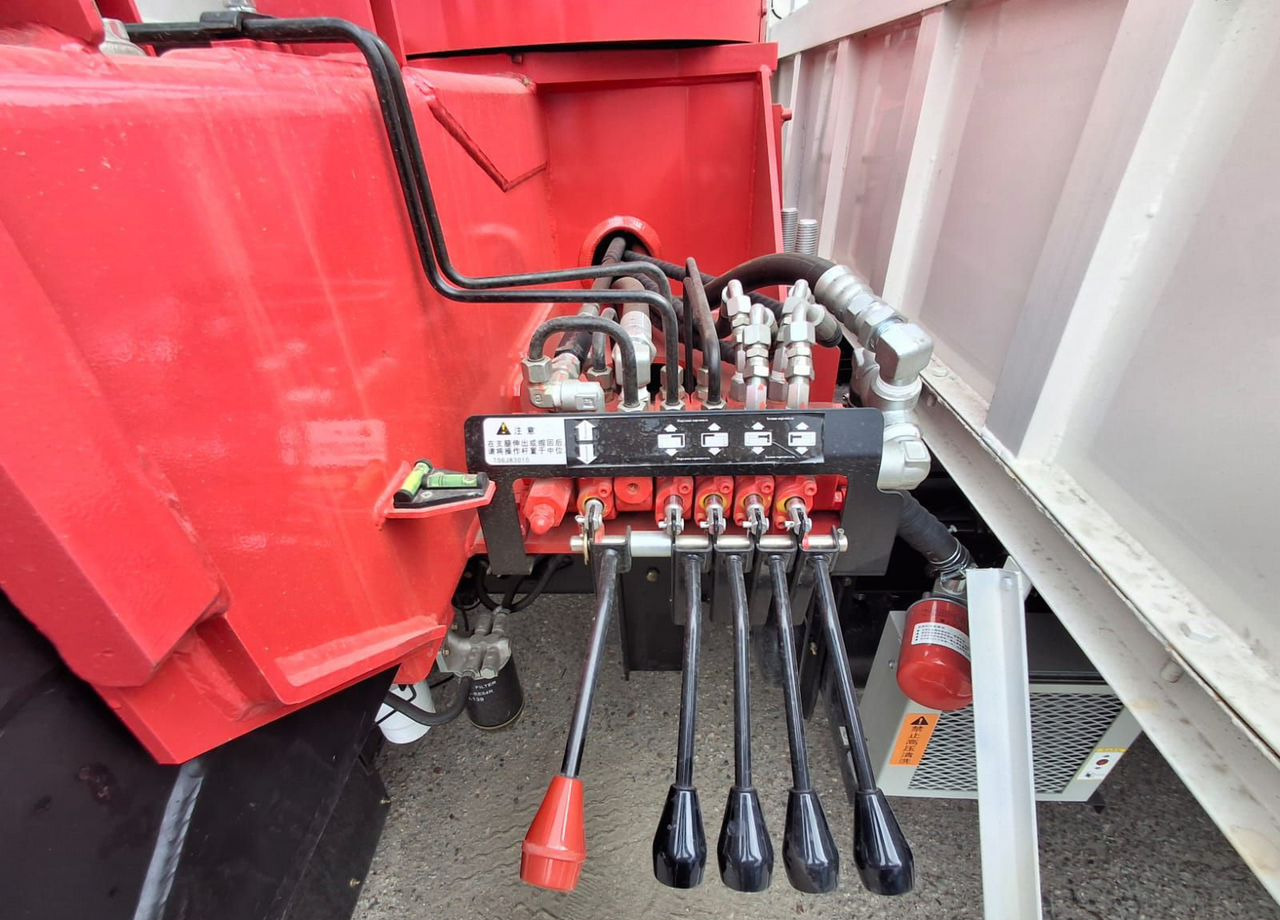 Новый Грузовик бортовой/ Платформа, Автоманипулятор Isuzu Elf (N-series): фото 9