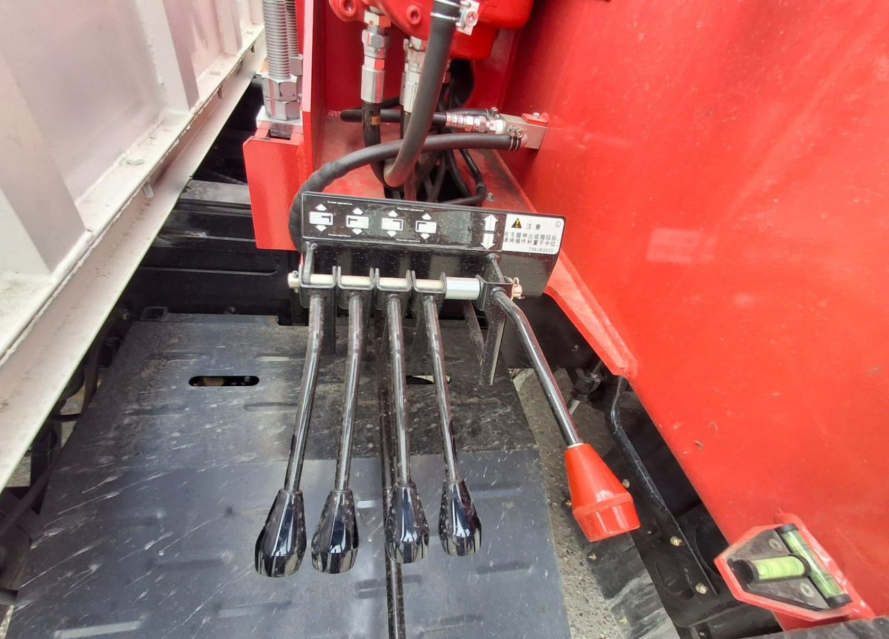 Новый Грузовик бортовой/ Платформа, Автоманипулятор Isuzu Elf (N-series): фото 12