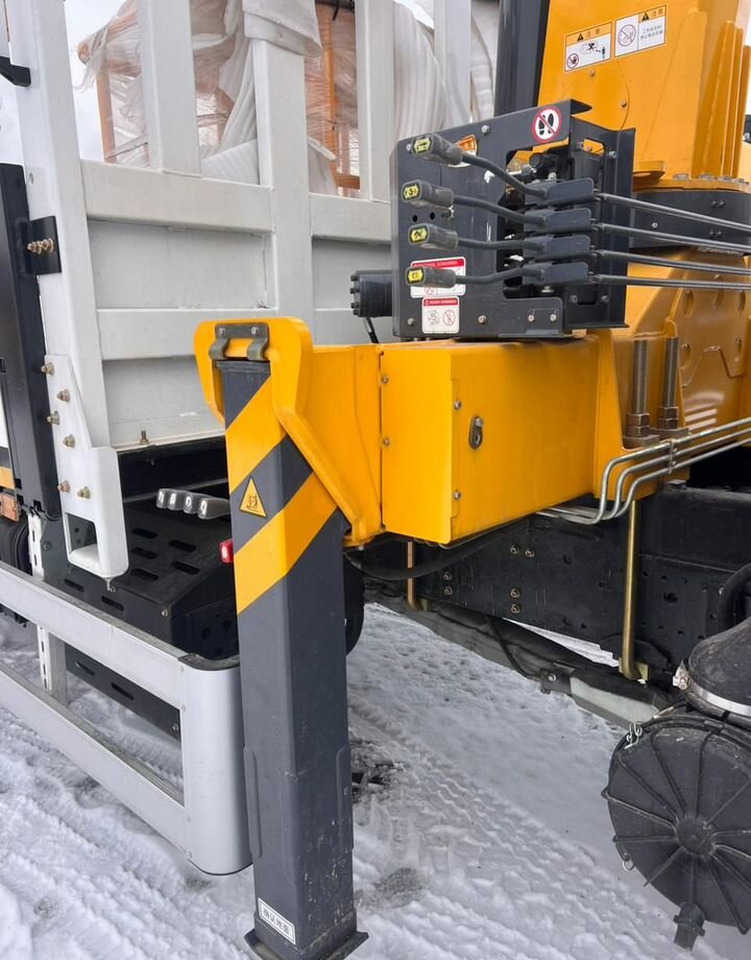 Новый Грузовик бортовой/ Платформа, Автоманипулятор Isuzu Elf: фото 16