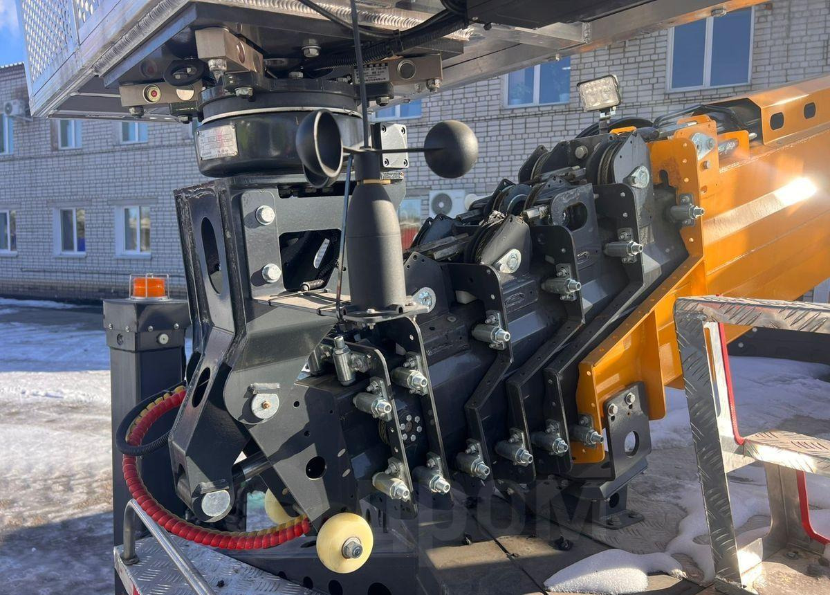 Новый Грузовик с подъемником Isuzu Elf: фото 15 Новый Грузовик с подъемником Isuzu Elf: фото 15